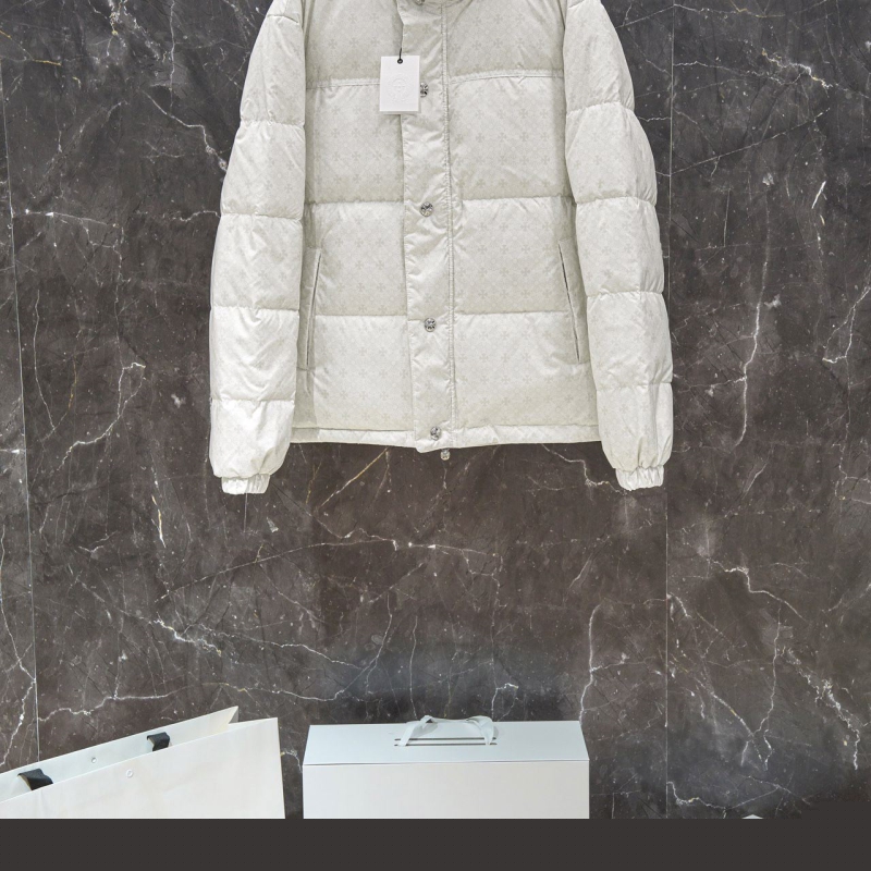 Ce**e down coat